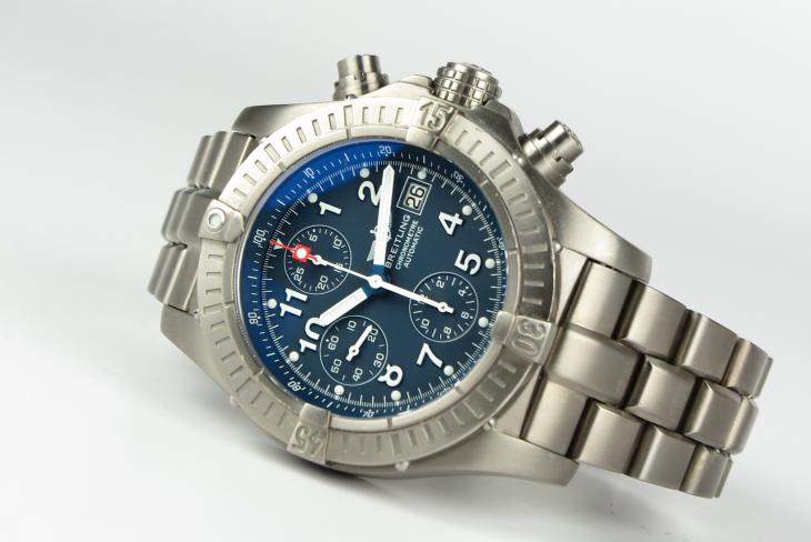 Breitling Avenger Titanium