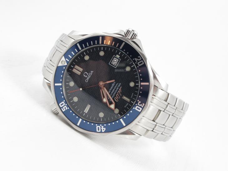 Omega Seamaster James Bond LE