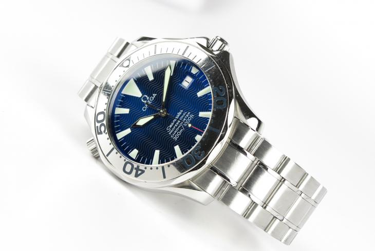 Omega Seamaster Electric Blue