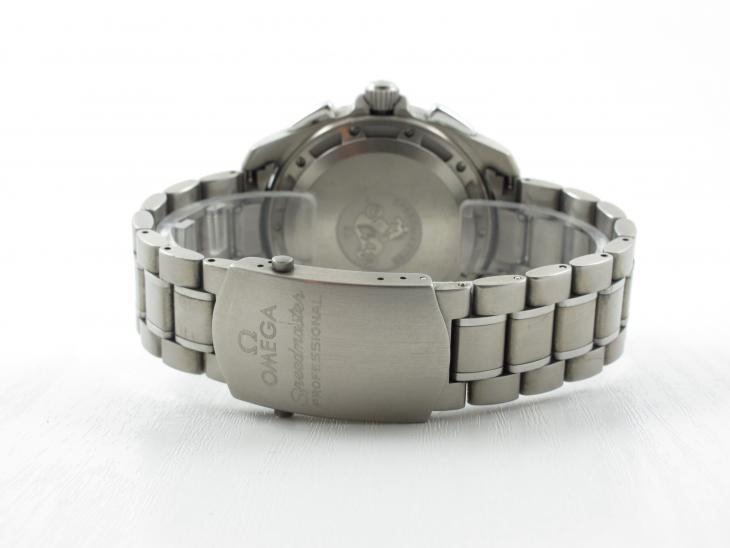 Omega Speedmaster X33