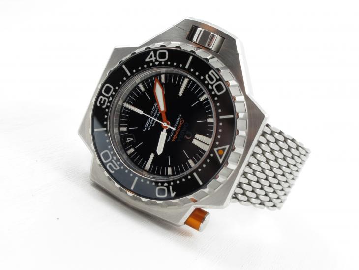 Omega Ploprof 1200M