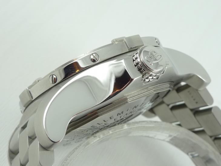 Breitling Avenger Seawolf 2011