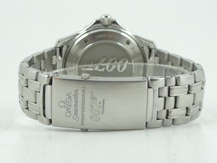Omega Seamaster James Bond LE