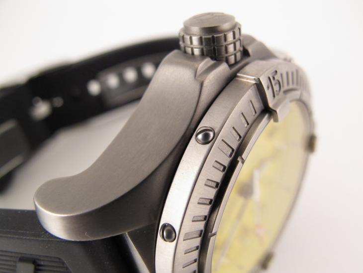 Breitling Avenger Seawolf Gul