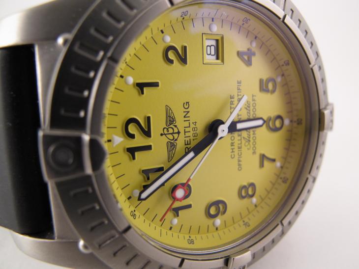 Breitling Avenger Seawolf Gul