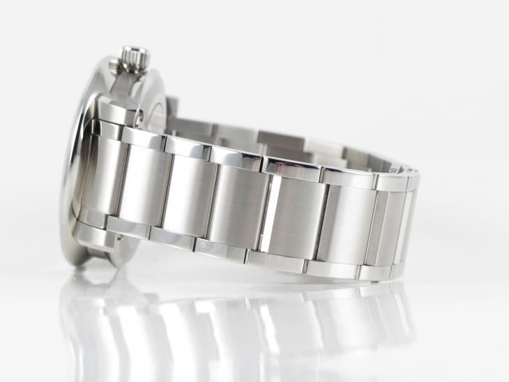 Seiko Spring Drive GMT SNR009