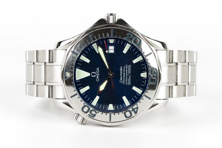 Omega Seamaster Electric Blue