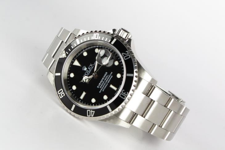 Rolex Submariner - 16610