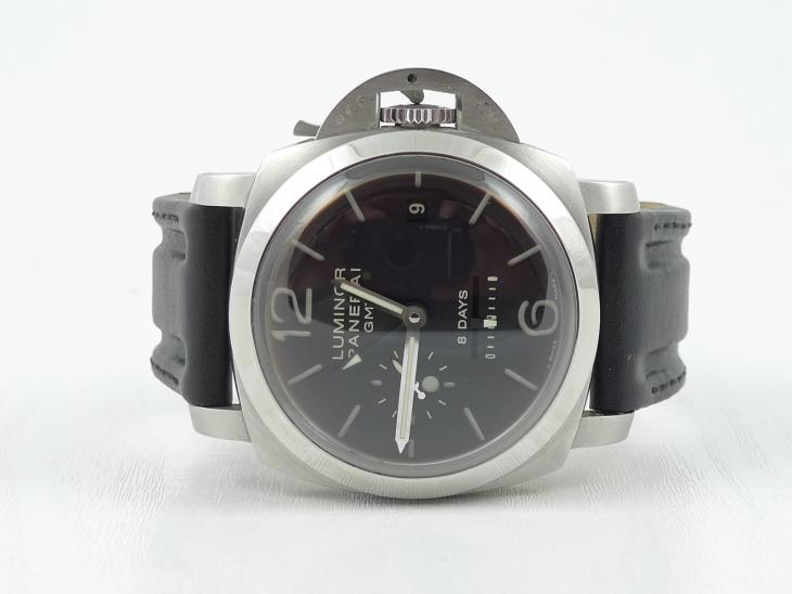 Panerai233 8 days