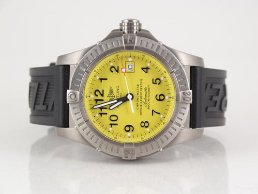 Breitling Avenger Seawolf Gul