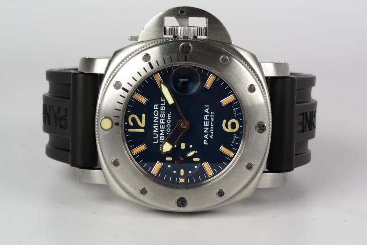Panerai Luminor Submersible - PAM87
