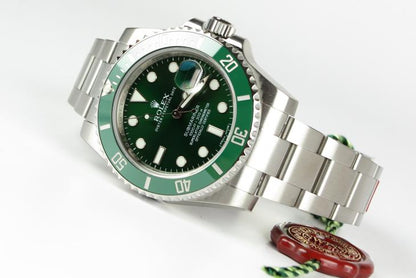 Rolex Submariner *HULK" - UBRUGT