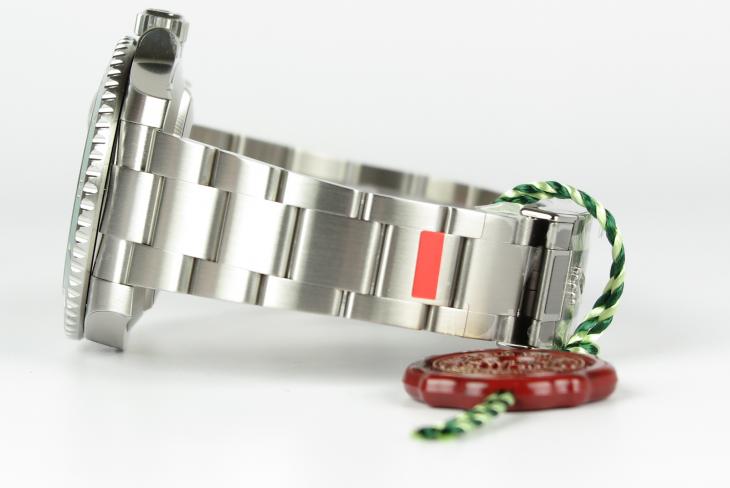 Rolex Submariner *HULK" - UBRUGT