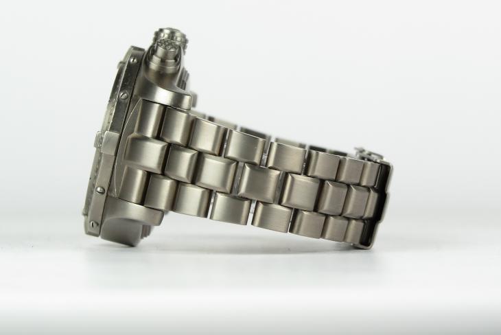 Breitling Avenger Titanium