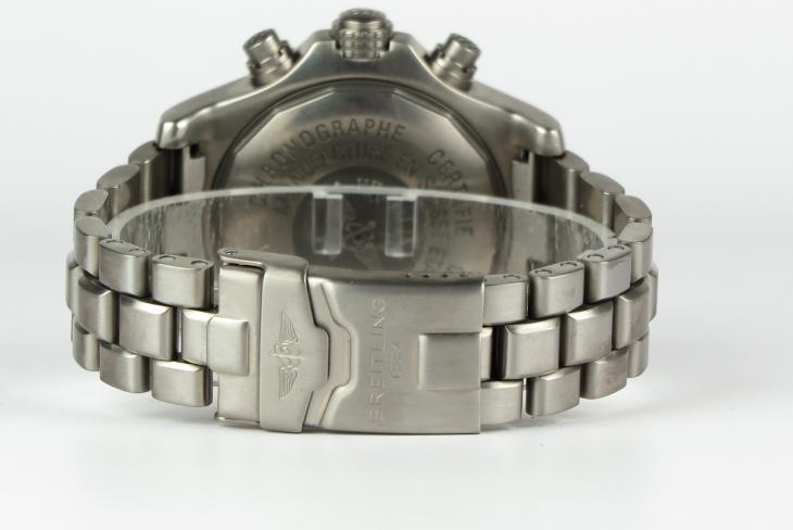 Breitling AVENGER TITANIUM - 2005