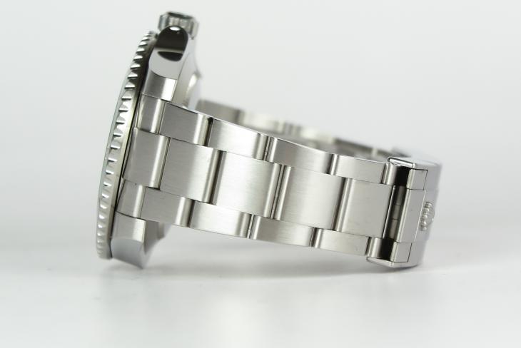 Rolex Submariner - "HULK"