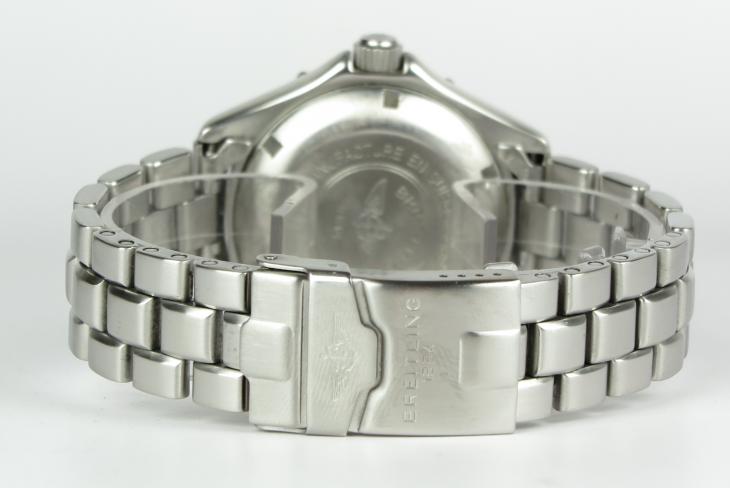 Breitling AVENGER TITANIUM - 2006