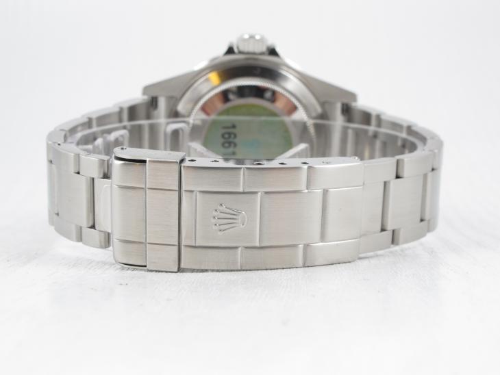 Rolex Submariner - 16610