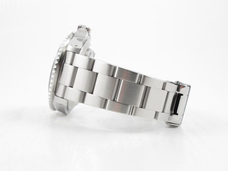 Rolex Sea Dweller 16600 - 2003