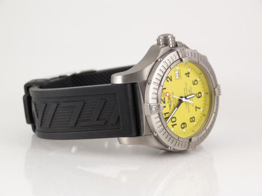 Breitling Avenger Seawolf Gul